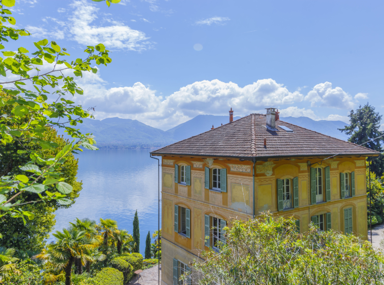 Villa with lake view